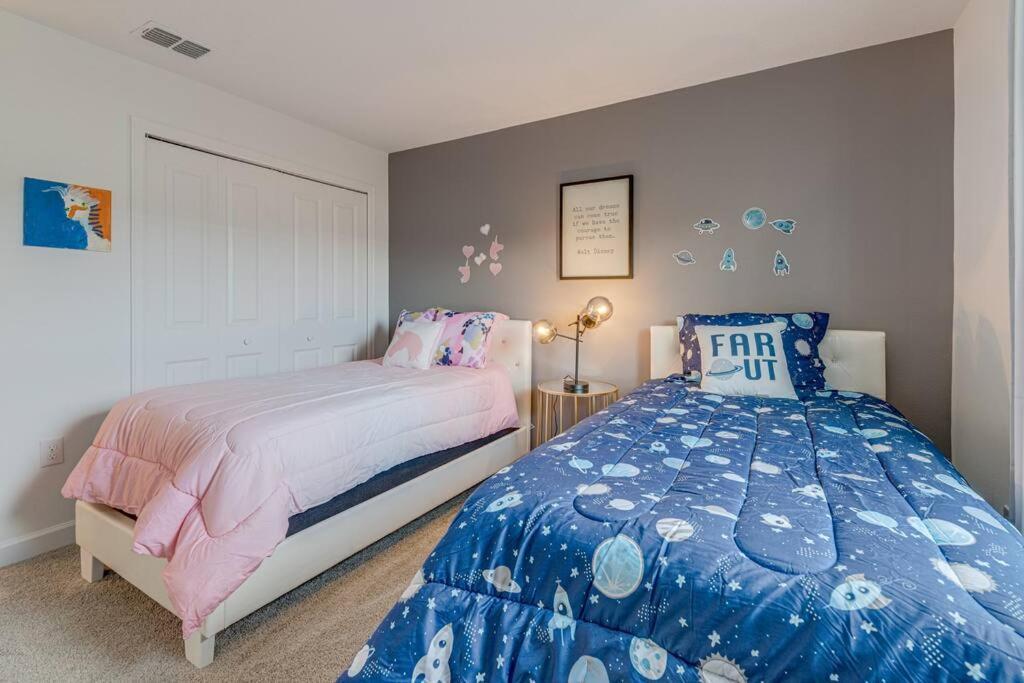 Newly Listed Townhouse Storey Lake, Free Waterpark Kissimmee Luaran gambar
