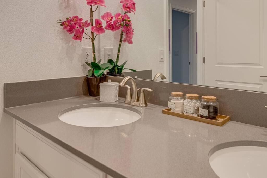 Newly Listed Townhouse Storey Lake, Free Waterpark Kissimmee Luaran gambar